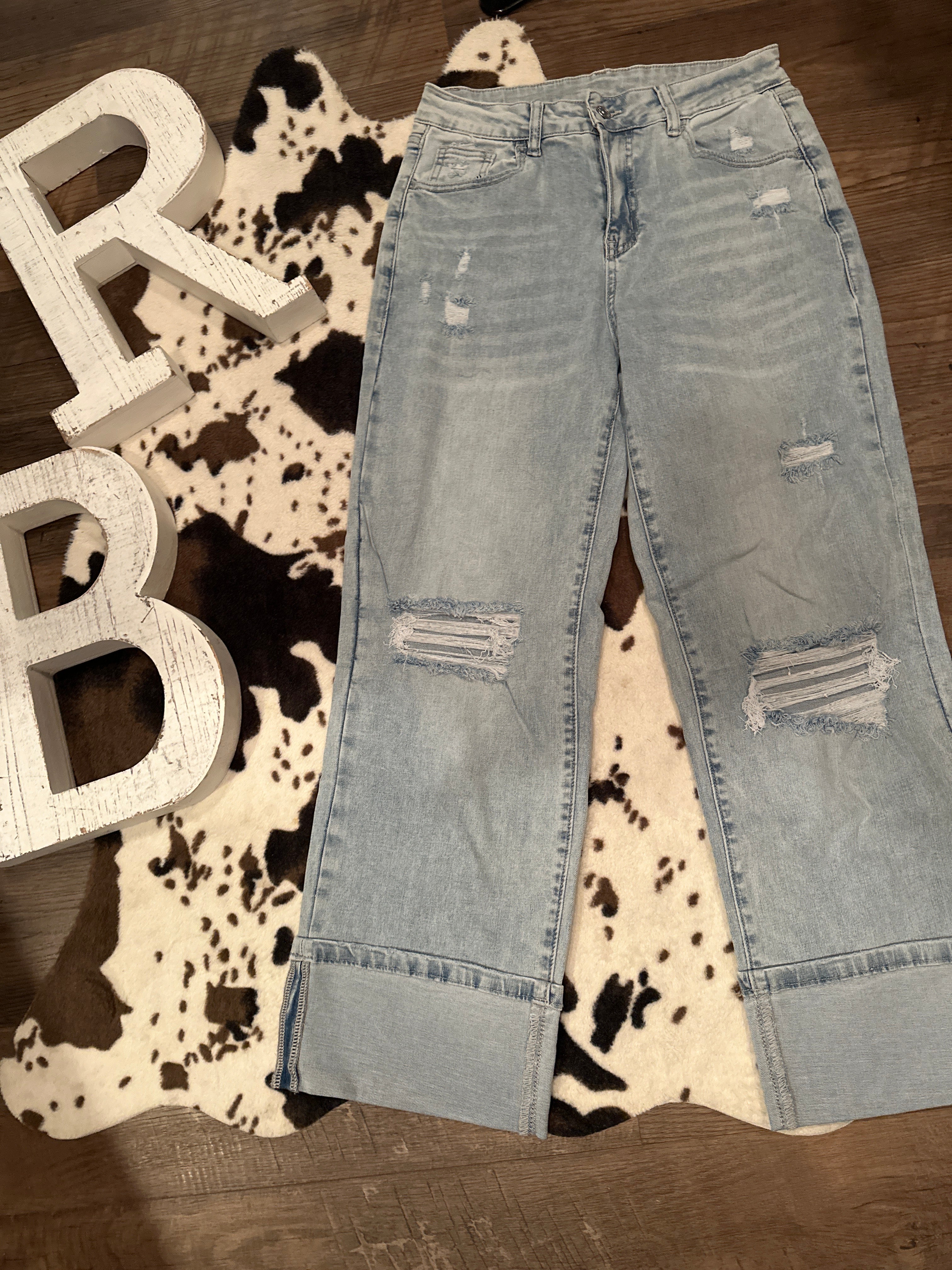Distressed Cropped Jeans