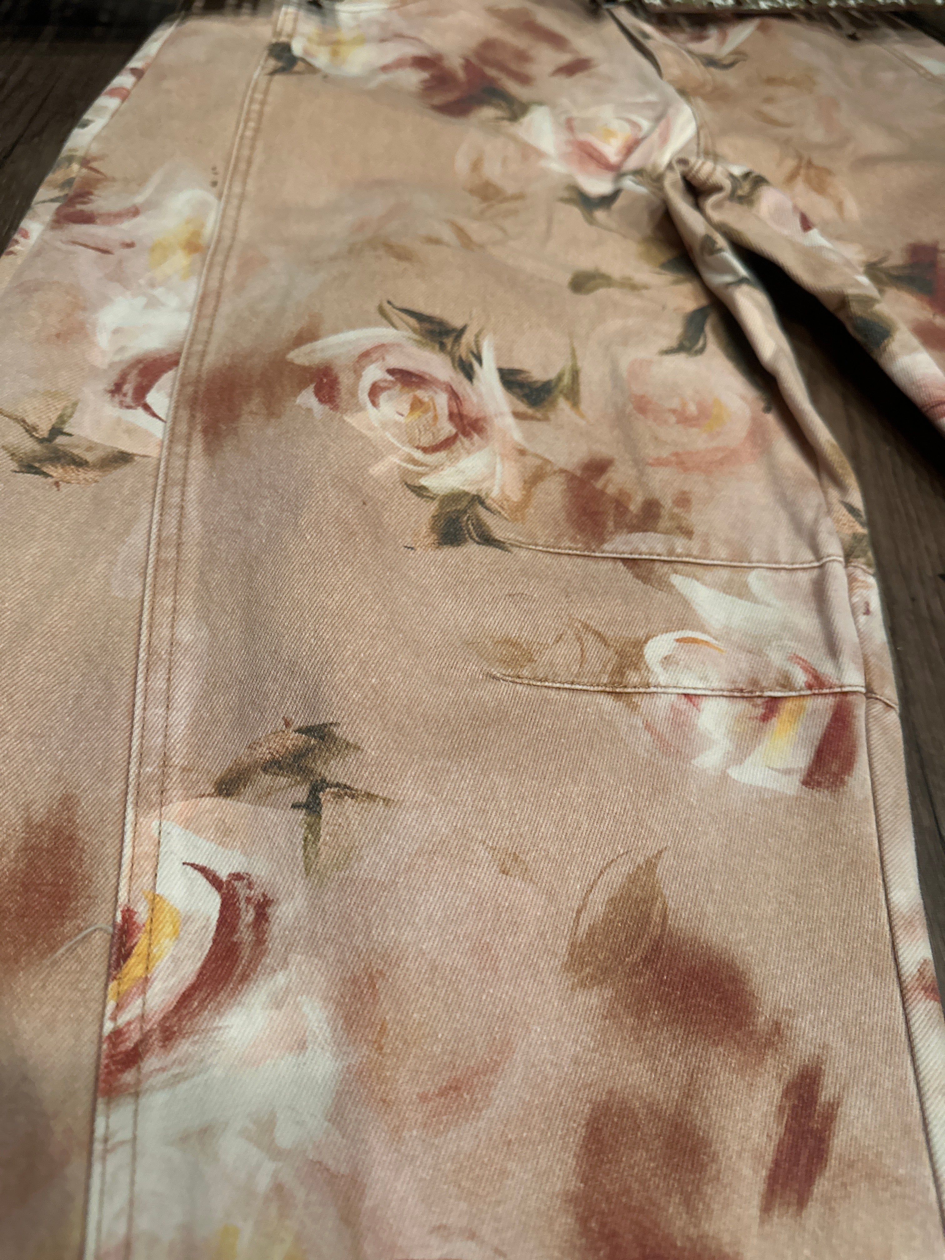 Vintage Rose Print Barrel Jeans